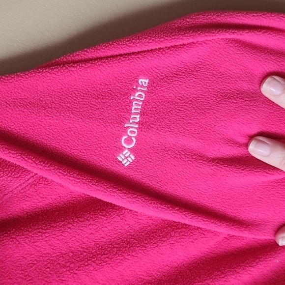 Columbia pull over‎ - Picture 3 of 4